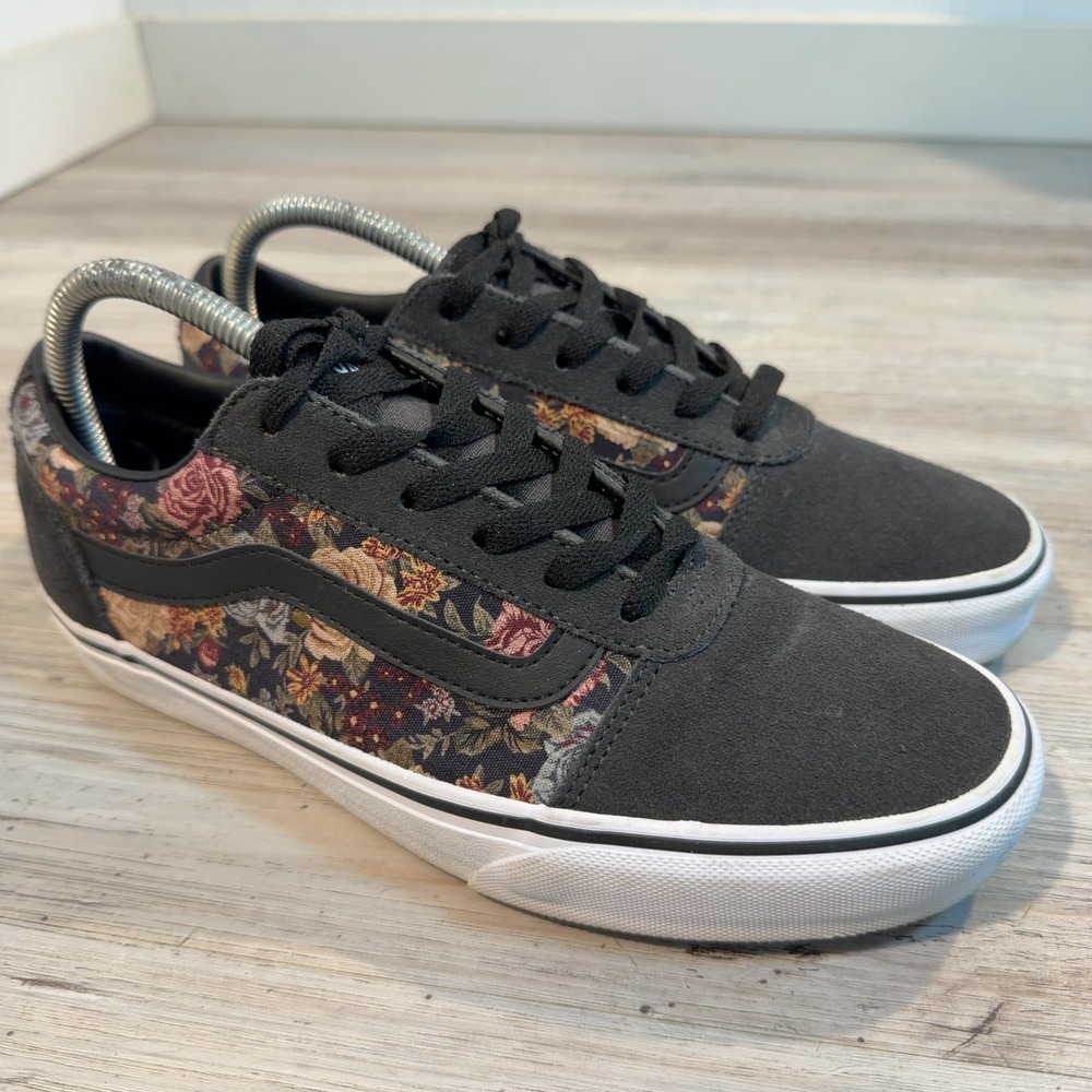 Vans Ward Women's Sz 9.5 Black Roses Floral Low-Top Sneakers